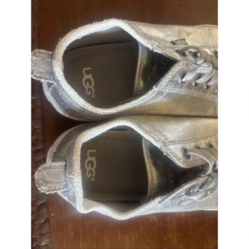 UGG Aries Metallic‎ Silver Shoes Sneakers Women's Size 9 - Style 1101917